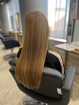 リーオオサカ(Lee Osaka) 透明感×艶カラー×東芽生