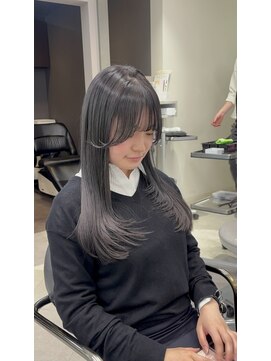 リリー(Lilley) 暗髪 透明感カラー！レイヤーカット