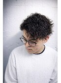 清潔感重視の無造作パーマ 大人万能メンズスタイル