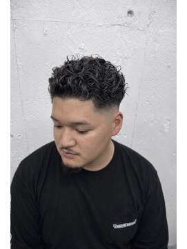 極道パーマ（フェード×スパイラル）