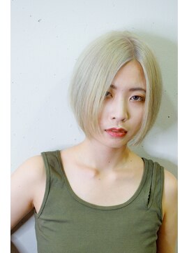 ヘアドレス ルチュラ(Hair dress LucuLa) ホワイトシルバーボブ