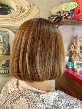 ガレージヘア(GARAGE HAIR) 前下がりボブ/20代/30代/40代