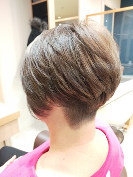 ヘアサロンアンドヘアメイクディー(hair salon hair make D) 仙台D　大人ショートツーブロックマッシュグレイヘアstyle