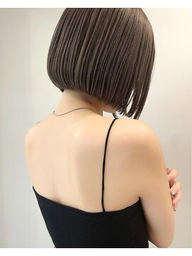 ベル 新宿(Belle) 首が綺麗に見える！朝のお手入れ簡単ミニボブ/グレージュカラー