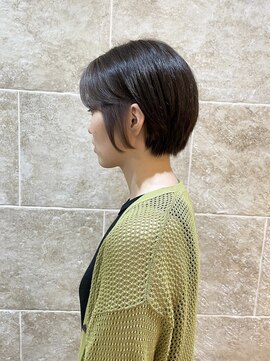 グリッター(GRITTERs) ショートボブ×インナーシルバー