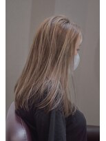 ダラ(DARA)&nbsp;【ハイライト】透明感アッシュグレージュ