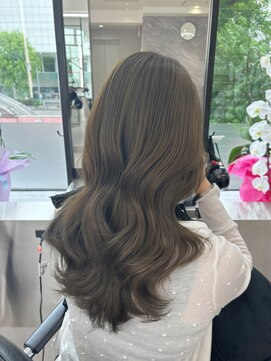 アルドーレフィエロ シンサイバシ(Ardore fiero shinsaibashi) カーキ/ショコラベージュ/暗めカラー/くびれヘア【小山田繭】