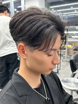 エルマーク 京橋(L-MARK) センターパートニュアンスパーマ韓国カルマパーマコンマヘア