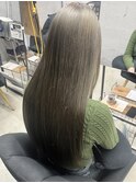 オリーブベージュ
