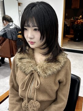 ネオリーブ クーロ(Neolive curro) 小顔効果レイヤーミディアム