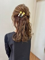 アカネ(Akane)&nbsp;ハーフアップアレンジ　お呼ばれヘアセット　20代 30代