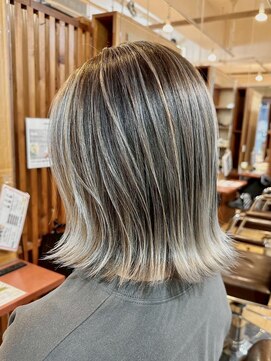 ブリッツ レボ(BLITZ-REVO) 着物ヘア/ダークアッシュ/ミディアムレイヤーカット/柏駅