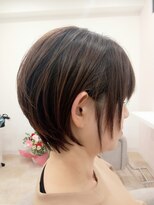 リル(Rire)&nbsp;大人小顔ショート耳かけ丸みくびれ30代40代50代