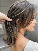 「大人の透明感をまとう、抜け感レイヤーハイライト」