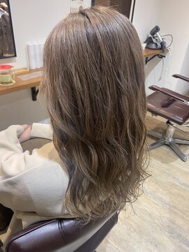 ロカリタ キョウト 千本丸太町店(ROCAReTA kyoto) ベージュカラー/スモーキーベージュ