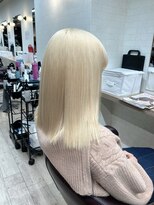 コワファーストナガサキシャンプーボーイ(COIFF1RST NAGASAKI SHAMPOO BOY)&nbsp;長崎 ブリーチ2回 ホワイトブロンド