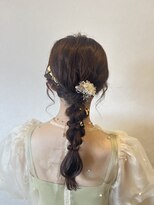 リム(Limb)&nbsp;お呼ばれヘア　金箔との相性抜群　編み下ろし