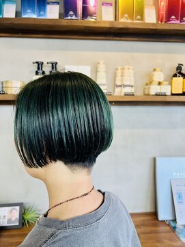 ヴースヘアデザイン(vou's hair design) アンブレラカラー×刈り上げショート