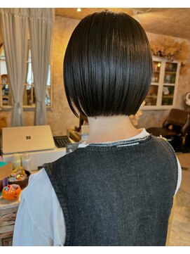 コルプア(corpua) ミニボブ×透けカラー