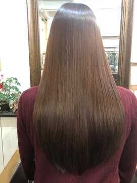 チアロルーチェ(Chiaro Luce) トリートメントロングレイヤーナチュラルブラウンストレート