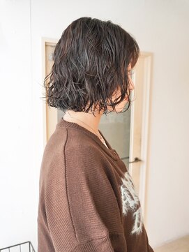 ロマリア 渋谷 渋谷宮益坂(Lomalia) イメチェン/ウェーブパーマボブ/ダークグレージュ/前髪/渋谷駅