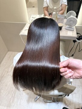 エレノア 四条烏丸店(Eleanor) 【山地】パヤパヤ髪を艶髪に