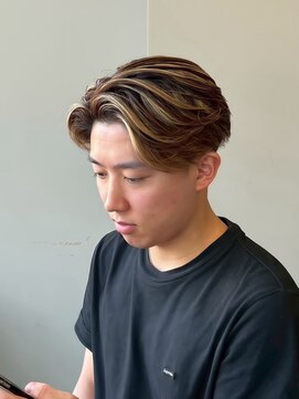リッチブランドアンドコー 守口店(Rich Brand&Co) センターパート/ニュアンスパーマ/メンズパーマ/眉毛
