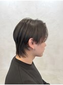 前下がりセンターパートウルフ