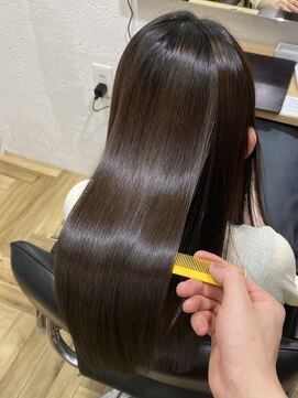 イオエ(ioe) イメチェン/外ハネボブ/ワイドバング/ブルーブラック/美髪