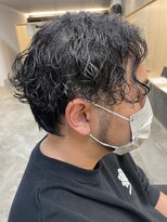 ヒュイル バイ ニアウ(Hwyl by Niau)&nbsp;メンズマッシュパーマ波巻スパイラルパーマニュアンスパーマ