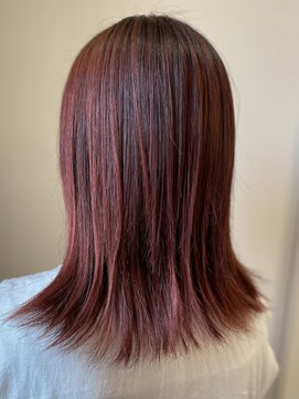 アトリエルナ(ATELIER LUNA) 伸ばしかけヘア／外ハネヘア／切りっぱなし