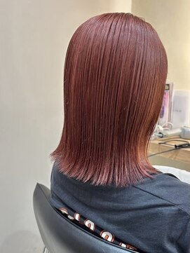 ヒビヲ(HIBIO) 横浜ペールピンクベージュカラータッセルボブ切りっぱなしボブ