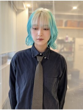 ナナ(NANA) ミントブルー/ホワイト/ブロンド/抜きっぱなし/ブリーチ