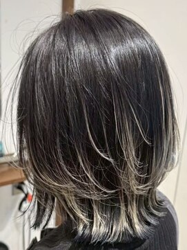 ルイ(ROUIS produced by LUCK 津田沼) ROUIS 津田沼 デザインカラー×シルバー