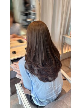 クレビア 名古屋(CreBiA) 柔らかブラウン×ふわふわレイヤー