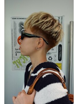 ウーズ ハラジュク(Ooze.HARAJUKU) ハッシュカットグレージュデザインカラーツートーンカラー原宿