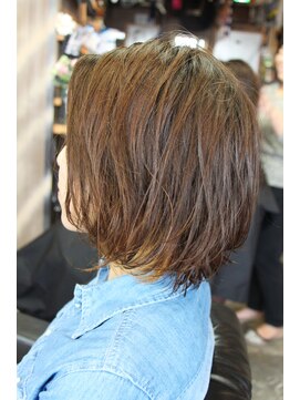 オーバーキャプテンネイキッド(OVER CAPTAIN NAKED) 内側２トーン＊柔らかランダムボブ