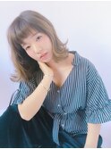 ブルーアッシュと外ハネで抜け感の脱力系ボブ