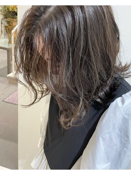 ビーティベーシック(B.t.Basic) ダークグレージュ