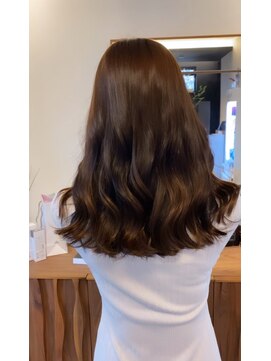 シェルハ(SHELHA) ツヤ感セミディスタイル