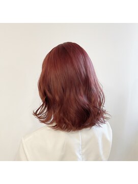 バズ ビー(BUZZ Bee) 【ブリーチ1回】韓国風カラー♪ローズブリック