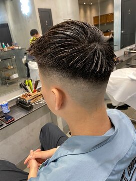 エフエム 明大前(FM) バーバー　フェードカット/ツーブロック/刈り上げ/アップバング