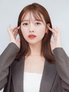 ガーデンヨコハマエスト(GARDEN YOKOHAMA est) セミディ　ストレート　ベージュ　シアーカラー　シースルー