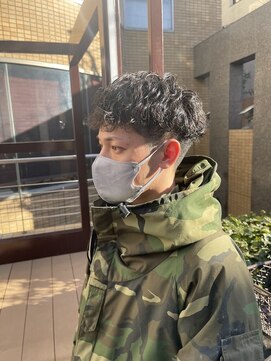 オアシスアヴェダ(OASIS AVEDA) メンズパーマショートツイストスパイラルスパイキー刈り上げ