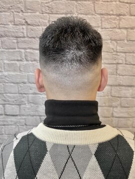 グレイスフル バーバープラチナム 六本木店(Graceful Barber platinum) フェード＋アイロンパーマ