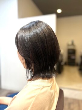 リム(Limb) 【韓国ヘア】外ハネ　レイヤーボブ　くびれ