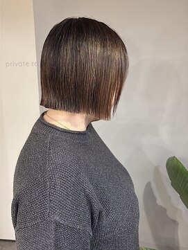 シア(sia) レイヤーボブぱつっとボブシャギーボブ心斎橋南船場ボブbob