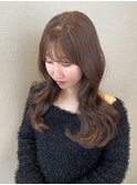 ベージュ/くびれレイヤーカット/顔周りカット