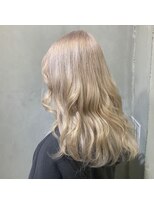 モノ アンド イニ(Mono & inni)&nbsp;【奈良/inni hair】ホワイトブロンド