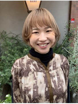 ヨナサン(Yona Saint) ボブレイヤースタイル。